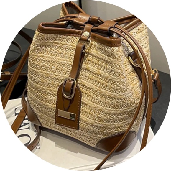 Handbags - NEW! Bucket Crossbody Bag PU Stitching Woven Straw Shoulder Bag!